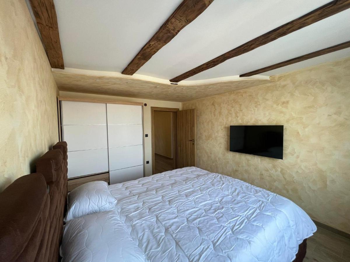 Pizzeria Actros Apartment Nova Topola