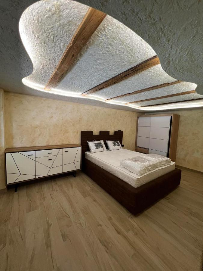 Apartment Pizzeria Actros *