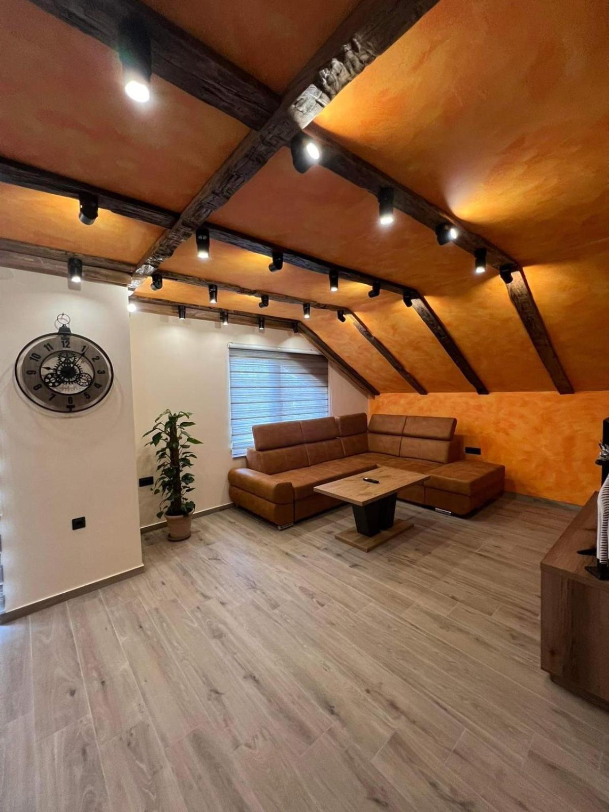 Pizzeria Actros Apartment Nova Topola